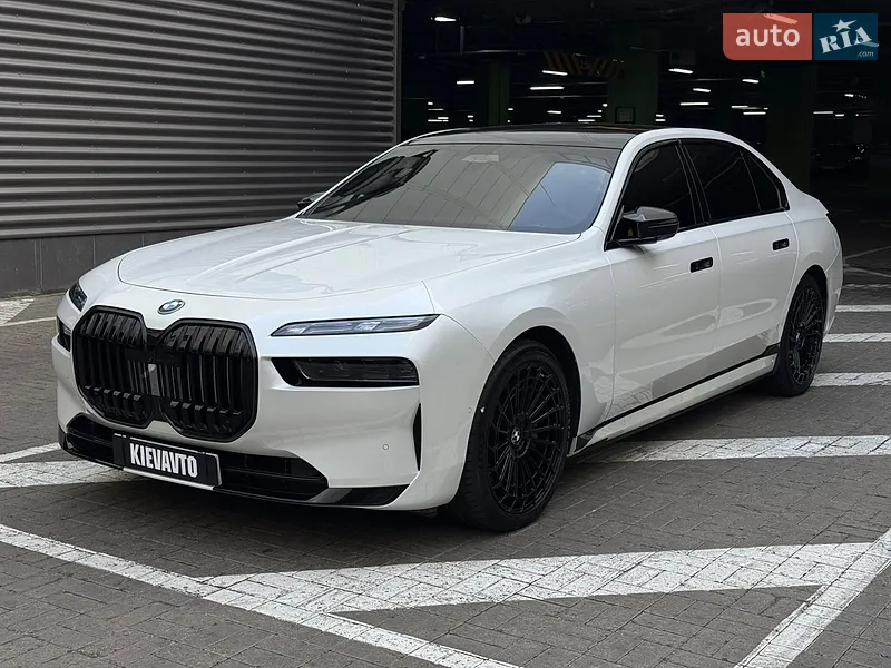 BMW i7