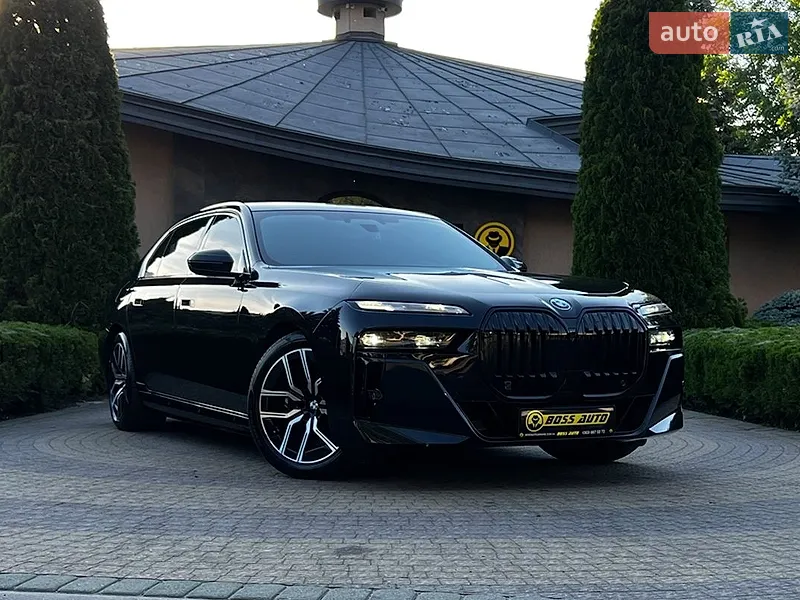 BMW i7
