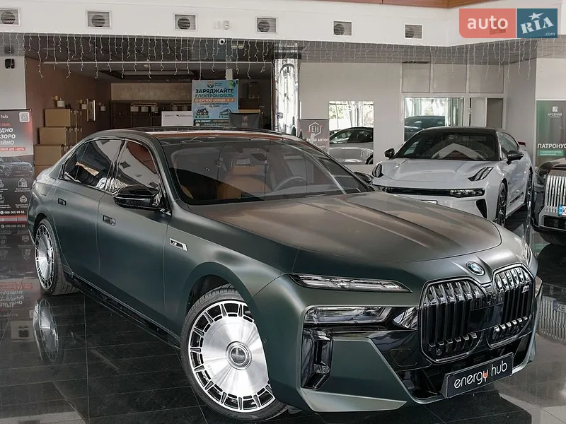 BMW i7