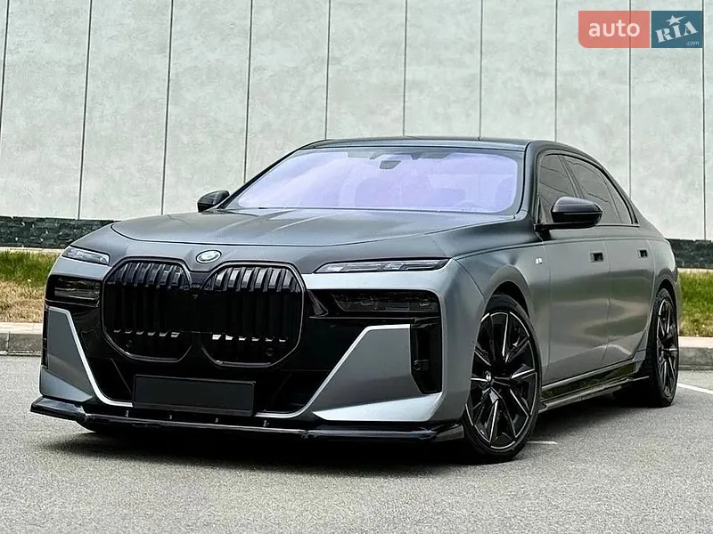 BMW i7