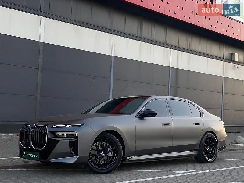 BMW i7