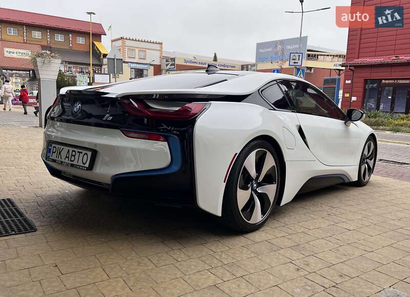 Купе BMW i8 2014 в Львове