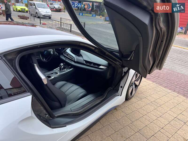 Купе BMW i8 2014 в Львове