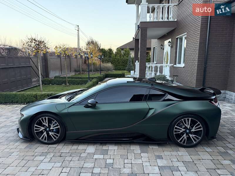 Купе BMW i8 2016 в Киеве фото 4 Купе BMW i8 2016 в Киеве