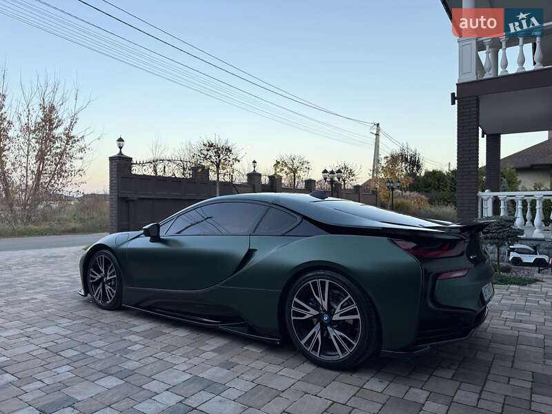 Купе BMW i8 2016 в Киеве фото 8 Купе BMW i8 2016 в Киеве