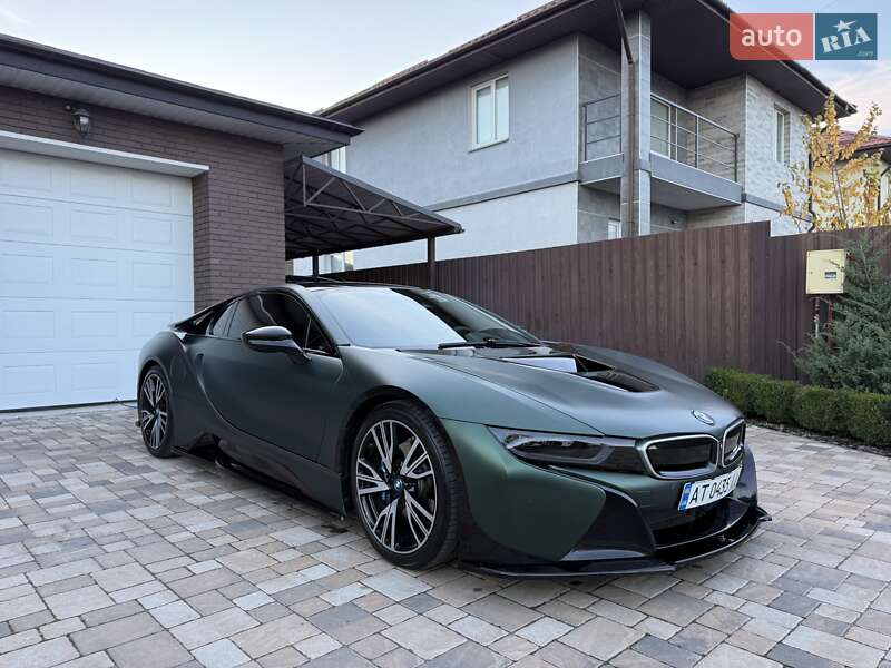 Купе BMW i8 2016 в Киеве фото 17 Купе BMW i8 2016 в Киеве