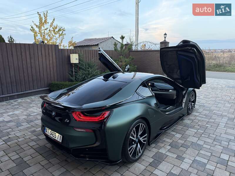 Купе BMW i8 2016 в Киеве фото 46 Купе BMW i8 2016 в Киеве