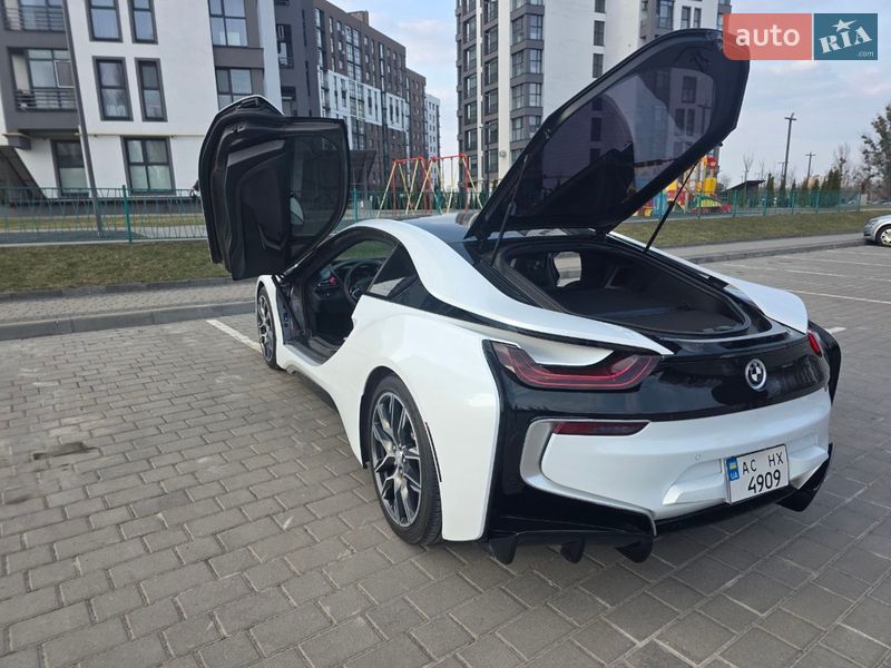 Купе BMW i8 2015 в Луцке
