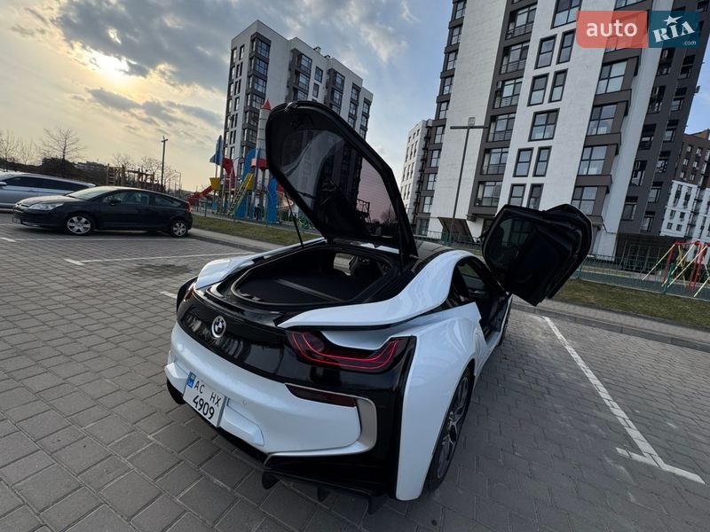 Купе BMW i8 2015 в Луцке
