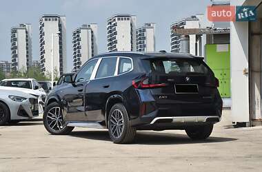 Внедорожник / Кроссовер BMW iX1 2025 в 