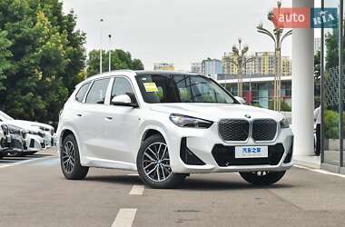 Внедорожник / Кроссовер BMW iX1 2025 в 