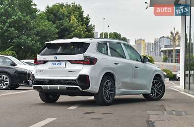 Внедорожник / Кроссовер BMW iX1 2025 в 