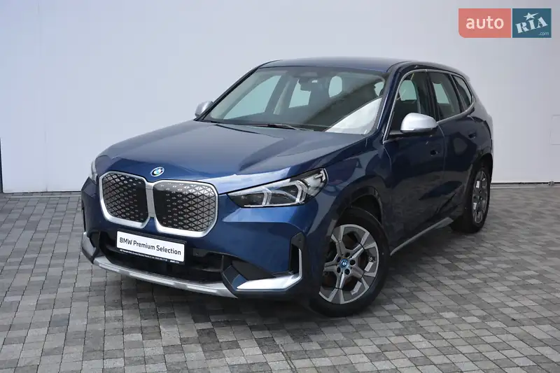 Внедорожник / Кроссовер BMW iX1 2024 в 