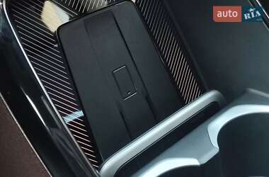 Внедорожник / Кроссовер BMW iX1 2024 в 