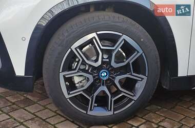 Внедорожник / Кроссовер BMW iX1 2024 в 