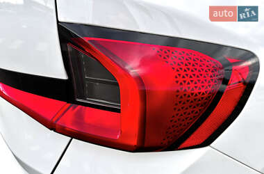 Позашляховик / Кросовер BMW iX1 2024 в 