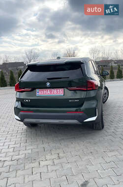 Внедорожник / Кроссовер BMW iX1 2024 в 