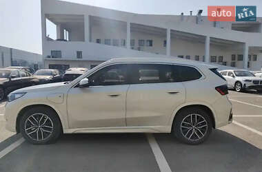 Внедорожник / Кроссовер BMW iX1 2025 в 