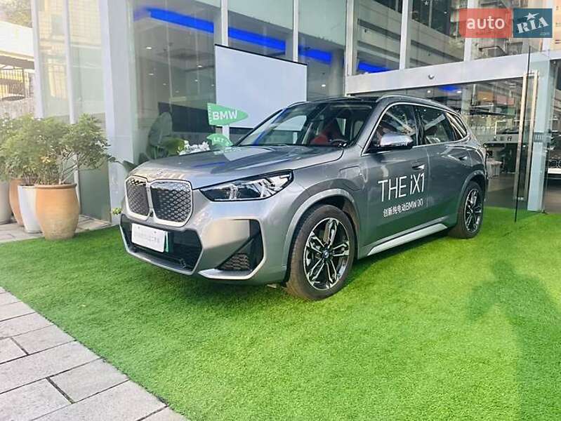 BMW iX1 2023