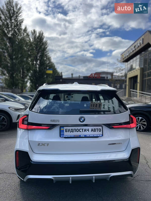 Внедорожник / Кроссовер BMW iX1 2024 в Киеве
