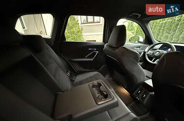 Внедорожник / Кроссовер BMW iX1 2023 в 