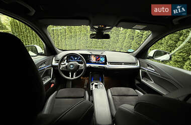 Внедорожник / Кроссовер BMW iX1 2023 в 