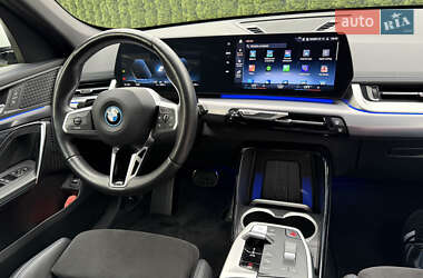 Внедорожник / Кроссовер BMW iX1 2023 в 