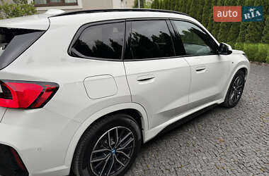 Внедорожник / Кроссовер BMW iX1 2023 в 