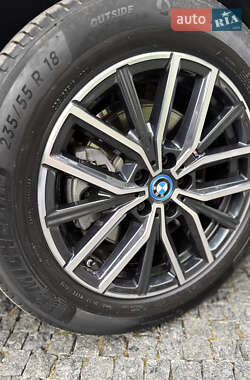 Внедорожник / Кроссовер BMW iX1 2023 в 