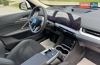 Внедорожник / Кроссовер BMW iX1 2024 в 