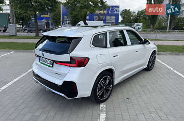 Внедорожник / Кроссовер BMW iX1 2024 в 