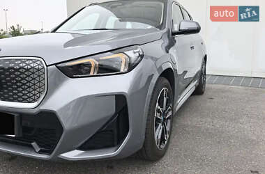 Внедорожник / Кроссовер BMW iX1 2023 в 