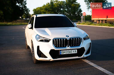 Позашляховик / Кросовер BMW iX1 2023 в 