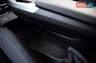 Позашляховик / Кросовер BMW iX1 2023 в 