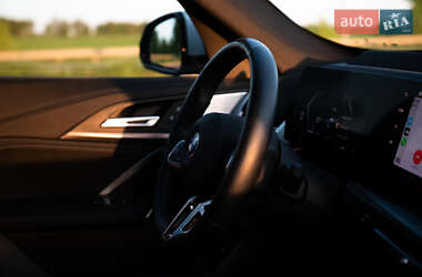 Позашляховик / Кросовер BMW iX1 2023 в 
