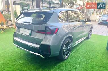 Внедорожник / Кроссовер BMW iX1 2023 в 