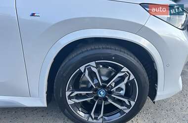 Внедорожник / Кроссовер BMW iX1 2025 в 