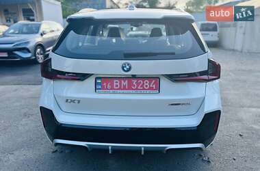 Внедорожник / Кроссовер BMW iX1 2025 в 