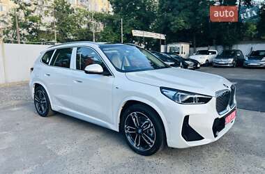 Внедорожник / Кроссовер BMW iX1 2025 в 