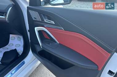 Внедорожник / Кроссовер BMW iX1 2025 в 