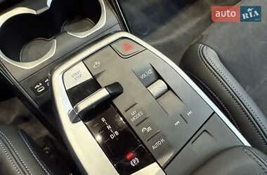 Позашляховик / Кросовер BMW iX1 2023 в 