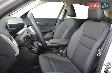 Позашляховик / Кросовер BMW iX1 2024 в 