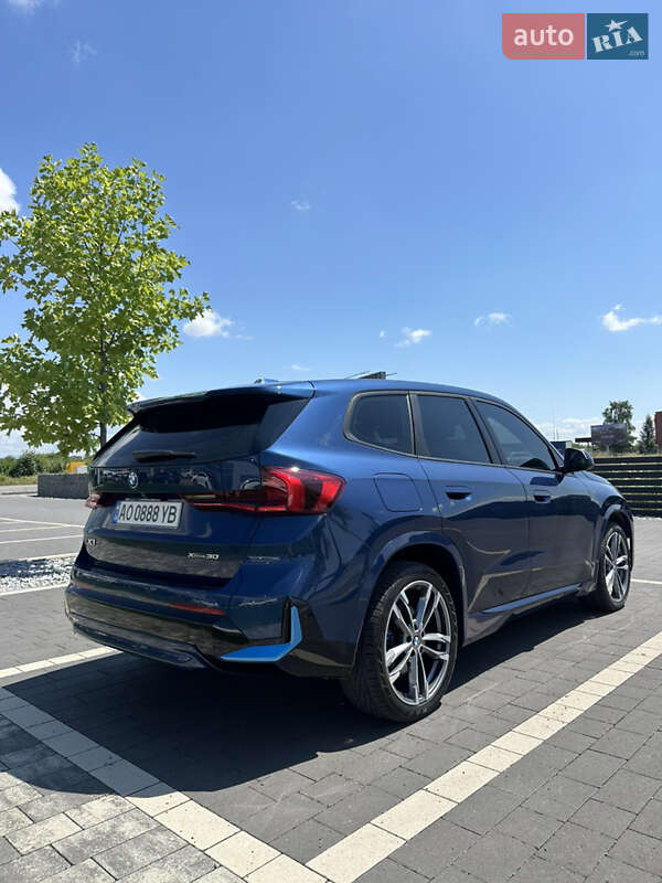 Внедорожник / Кроссовер BMW iX1 2023 в Мукачево