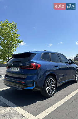 Внедорожник / Кроссовер BMW iX1 2023 в 