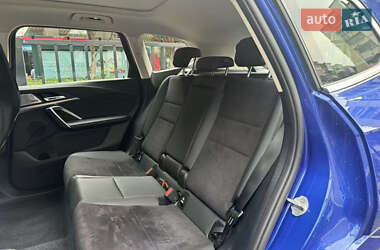 Позашляховик / Кросовер BMW iX1 2023 в 