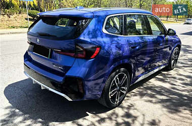 Внедорожник / Кроссовер BMW iX1 2023 в 