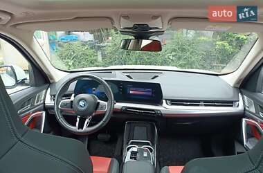 Внедорожник / Кроссовер BMW iX1 2023 в 
