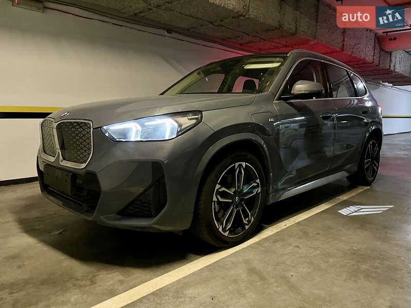 Внедорожник / Кроссовер BMW iX1 2024 в 