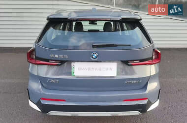 Позашляховик / Кросовер BMW iX1 2023 в 