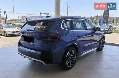 Внедорожник / Кроссовер BMW iX1 2023 в 